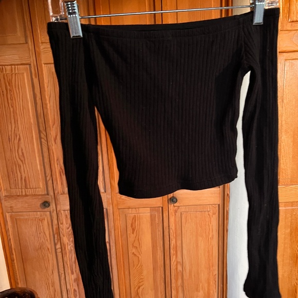 H&M - Black, Ribbed, Off The Shoulder, Long Sleeve Crop Top - Size XS - Picture 3 of 6